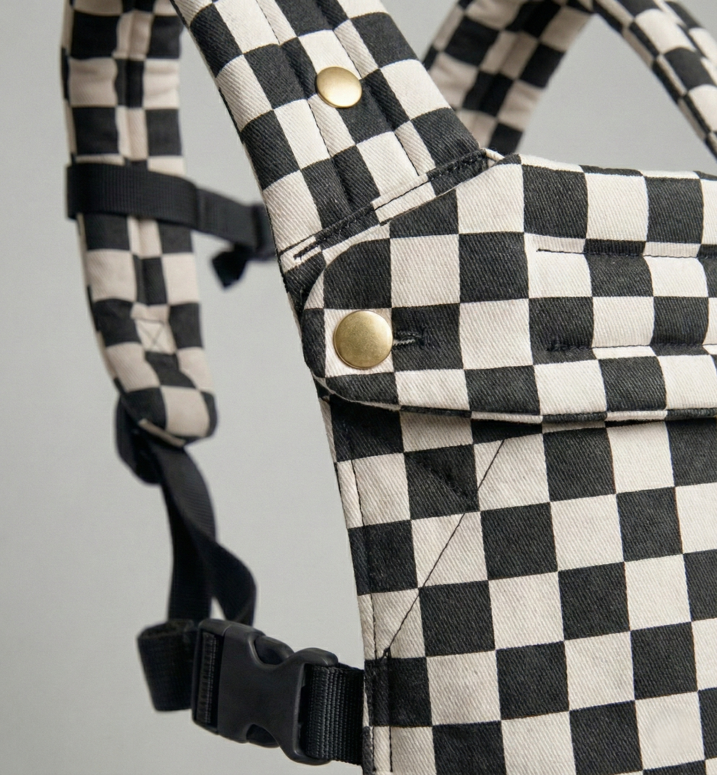 The Neirah Buckle Carrier