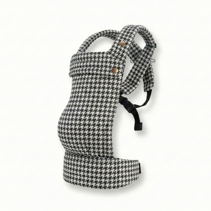 The Neirah Buckle Carrier