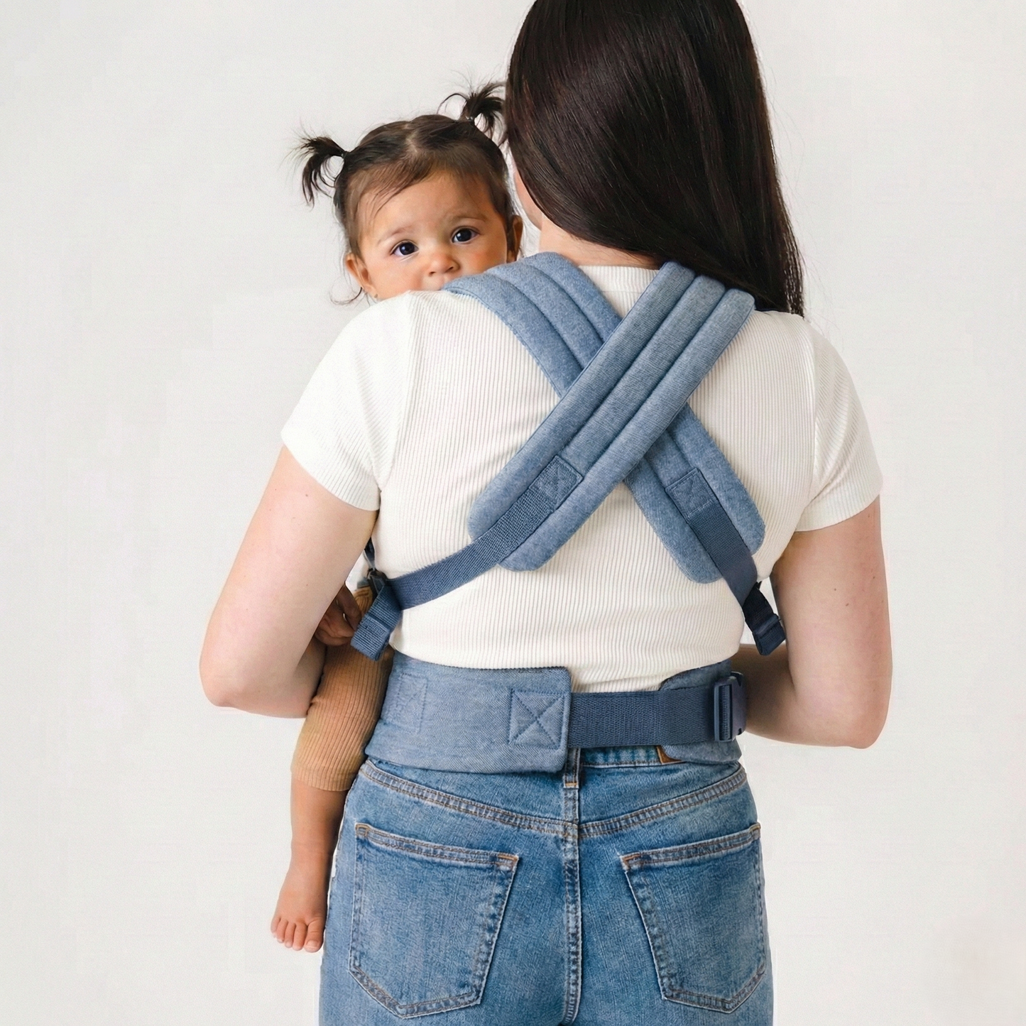 The Neirah Buckle Carrier