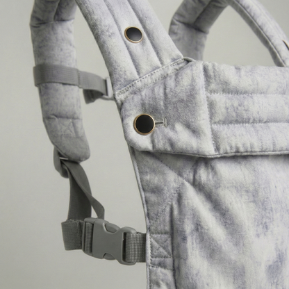 The Neirah Buckle Carrier