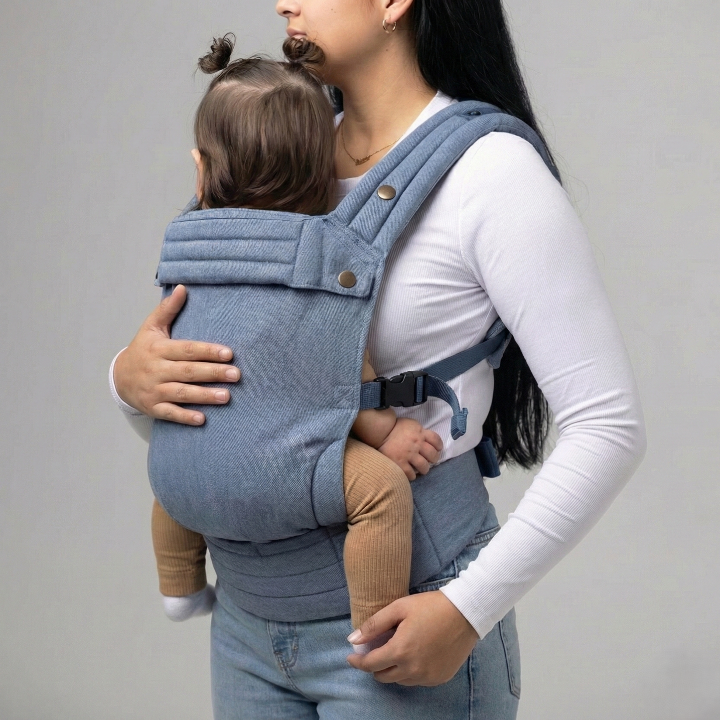 The Neirah Buckle Carrier