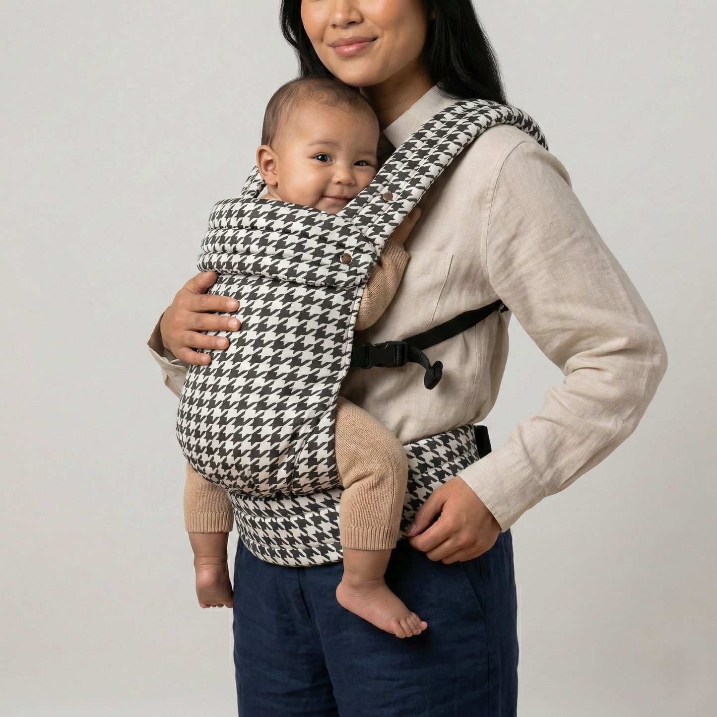 The Neirah Buckle Carrier