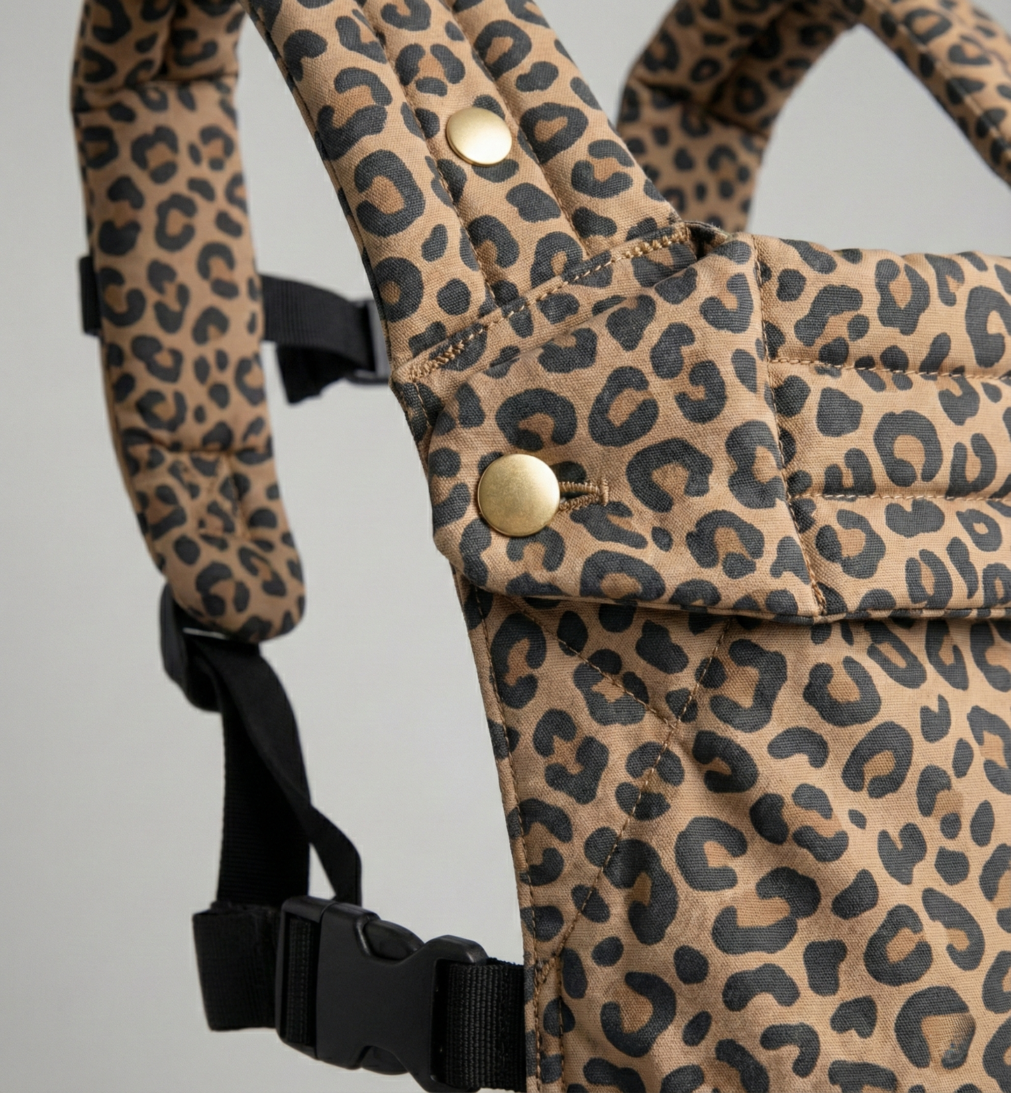 The Neirah Buckle Carrier