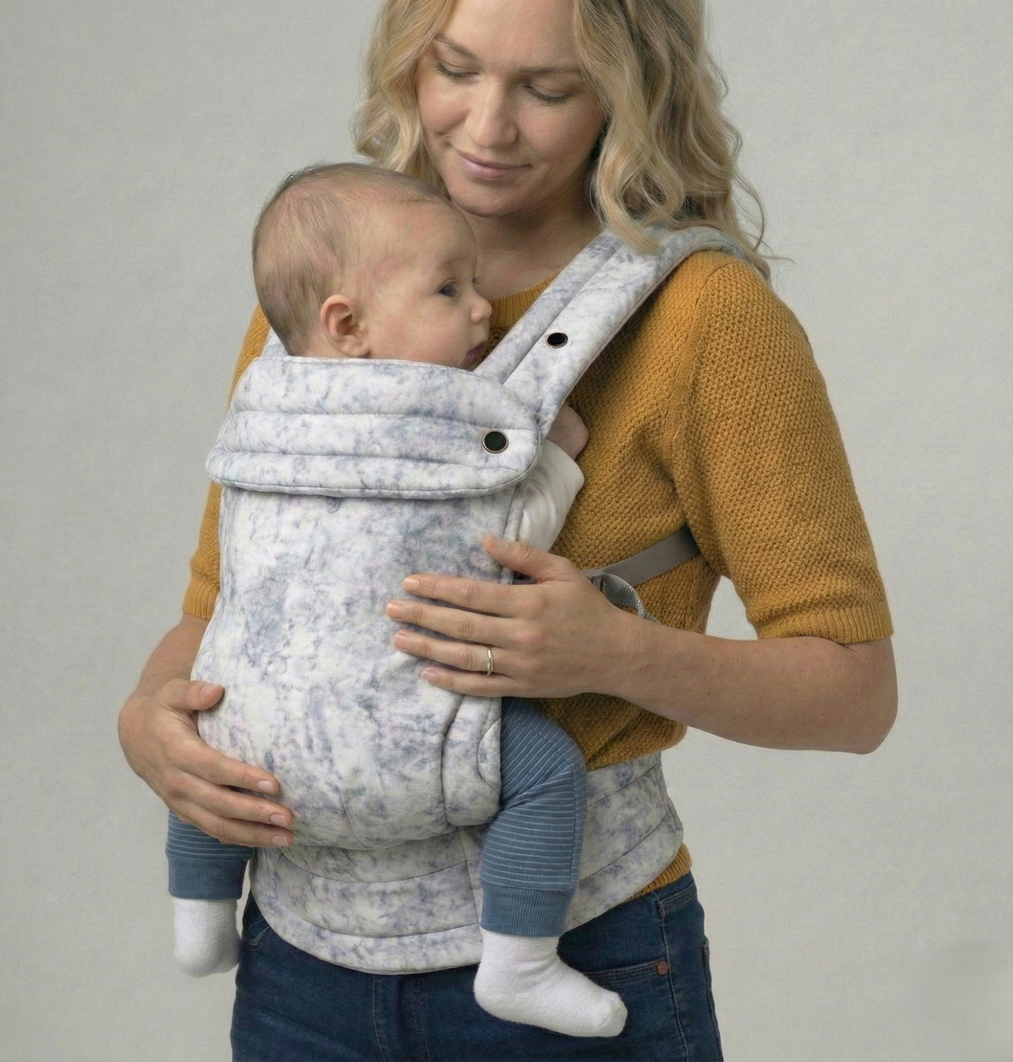 The Neirah Buckle Carrier