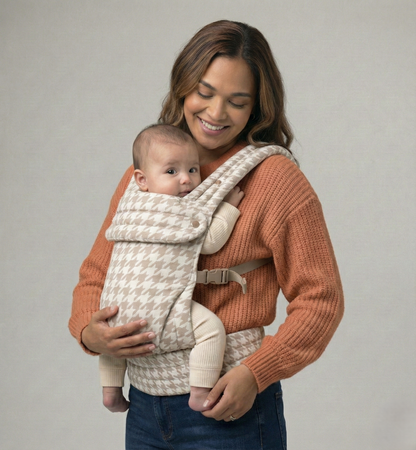 The Neirah Buckle Carrier