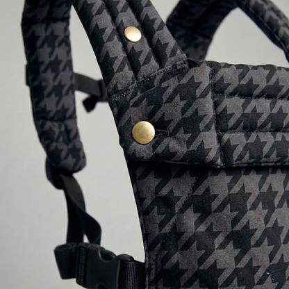 The Neirah Buckle Carrier