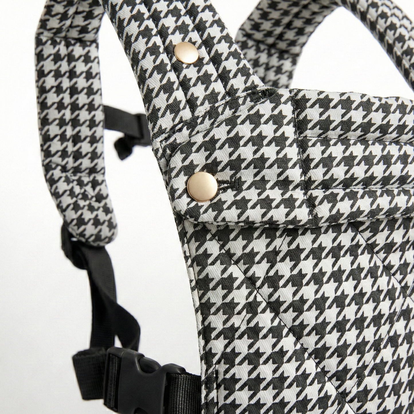 The Neirah Buckle Carrier